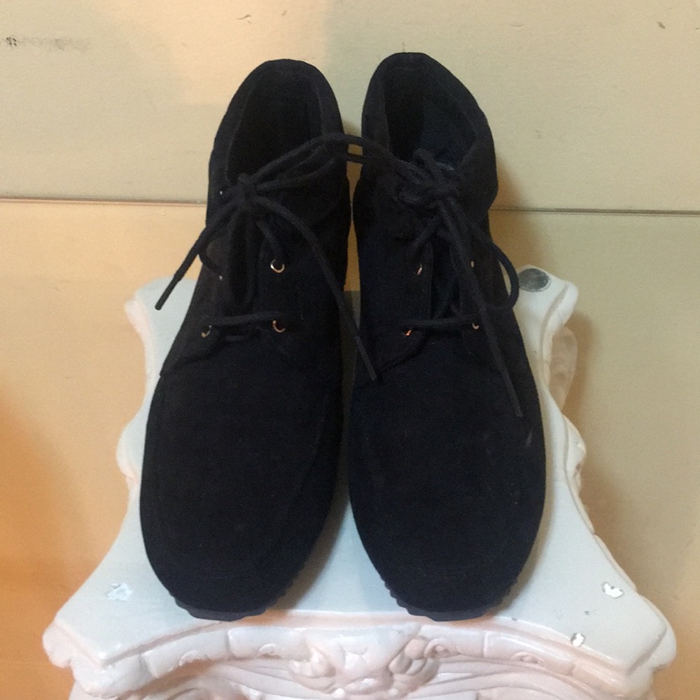 Lace up boots - Picture 1 of 5